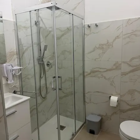 Dimora Guariglia 3*