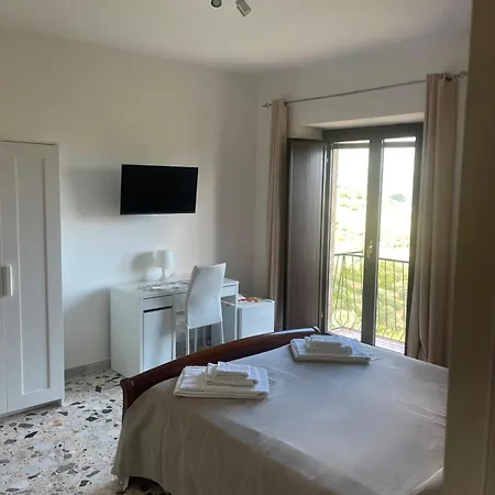 Dimora Guariglia 3*